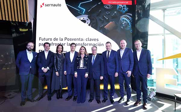Foto de familia evento SERNAUTO